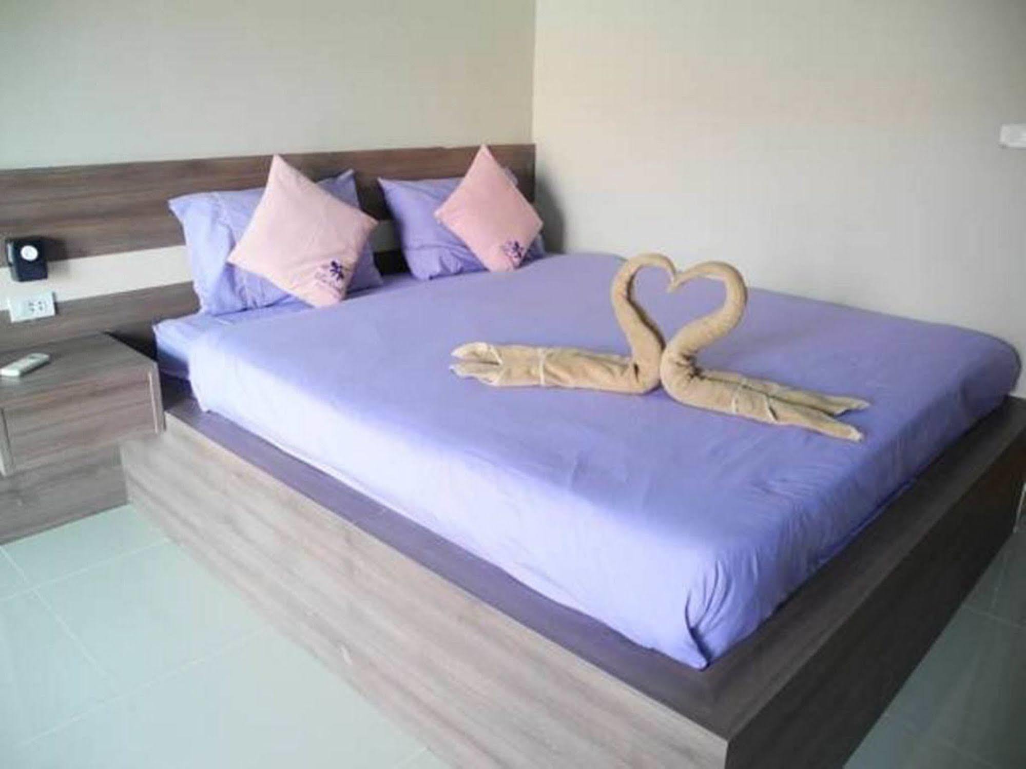 Bee Orchid Pool Villa Pattaya Exterior photo