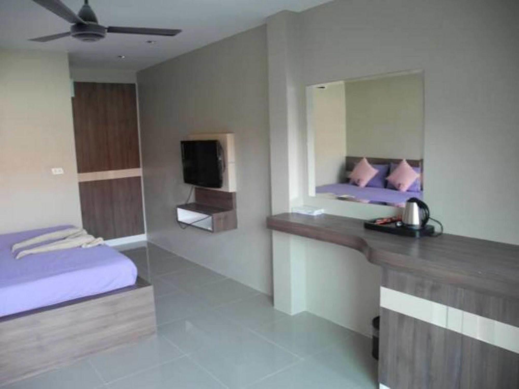 Bee Orchid Pool Villa Pattaya Exterior photo