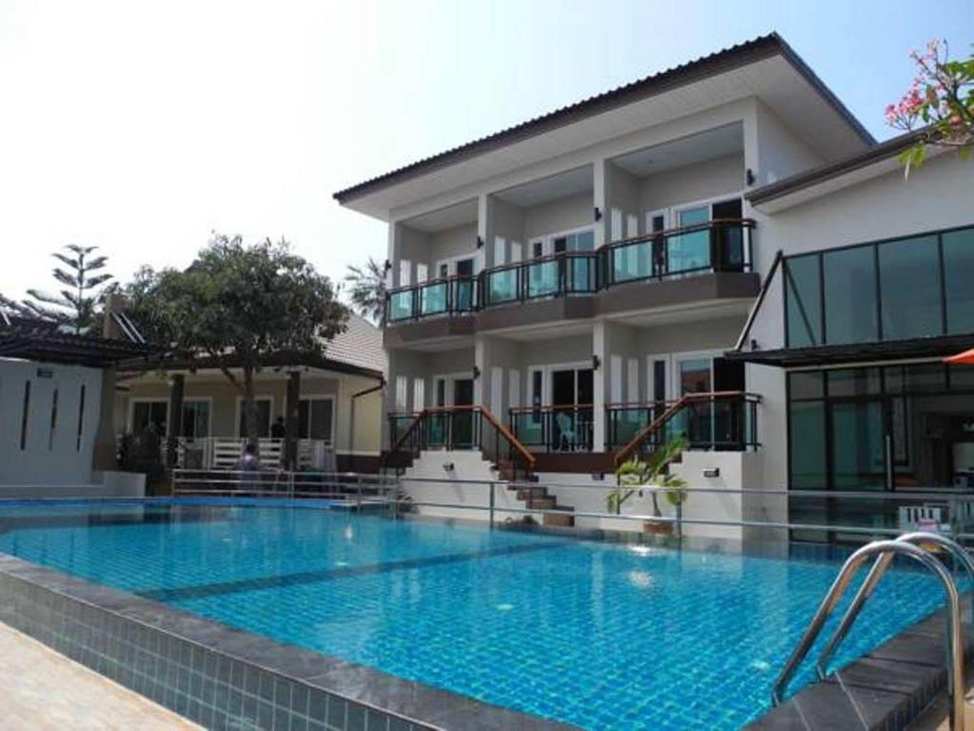 Bee Orchid Pool Villa Pattaya Exterior photo